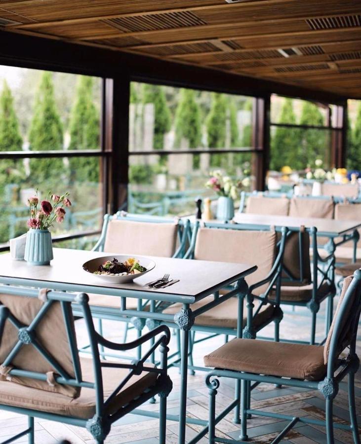 Rivoli Hotel Чернивци Екстериор снимка
