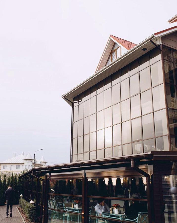 Rivoli Hotel Чернивци Екстериор снимка