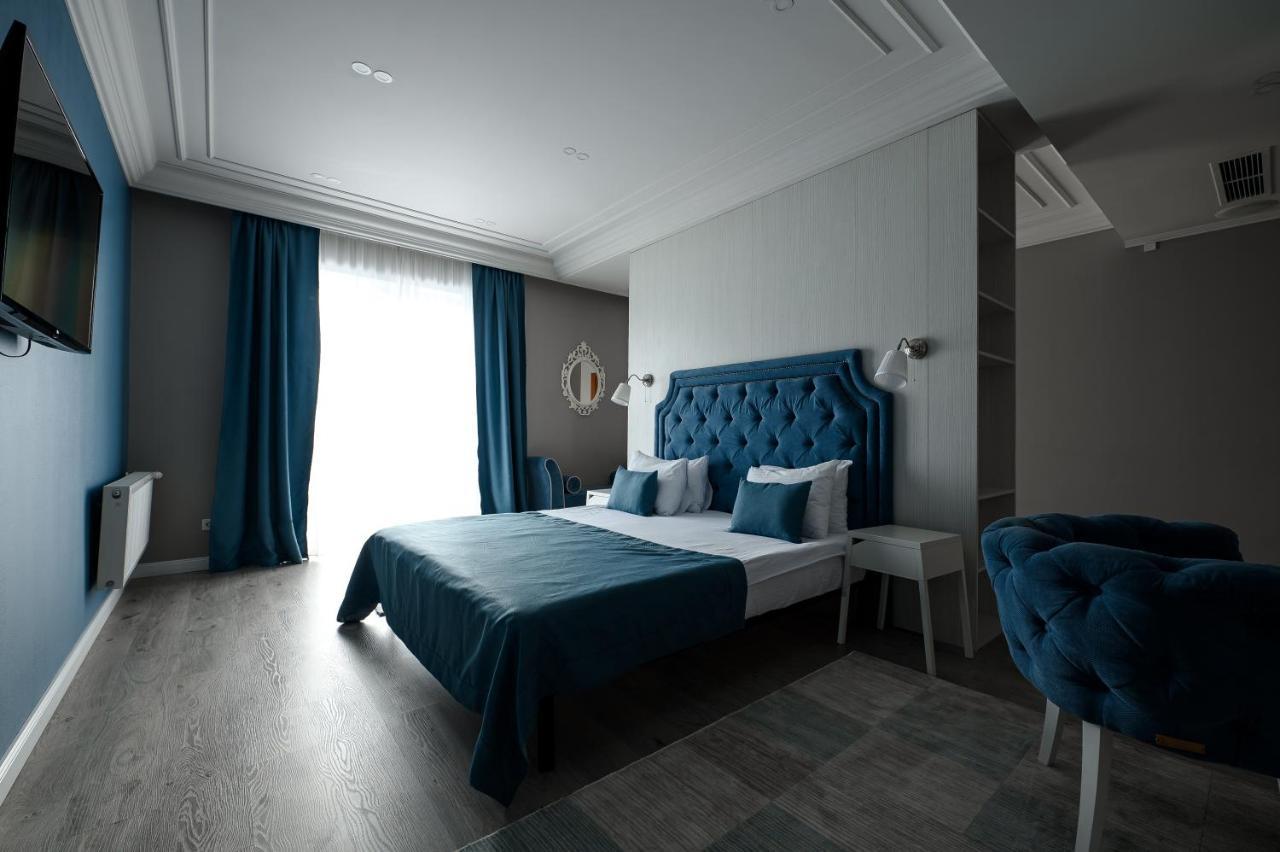 Rivoli Hotel Чернивци Екстериор снимка