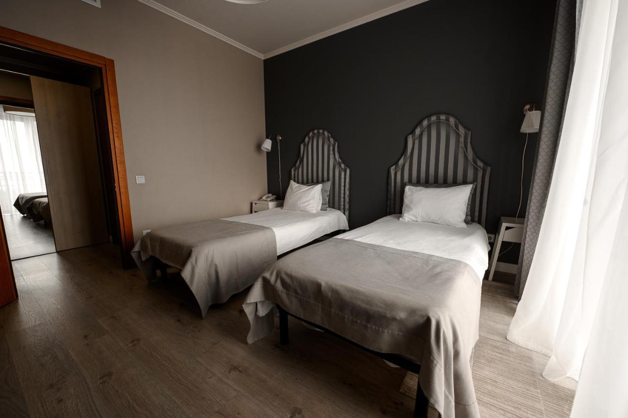 Rivoli Hotel Чернивци Екстериор снимка