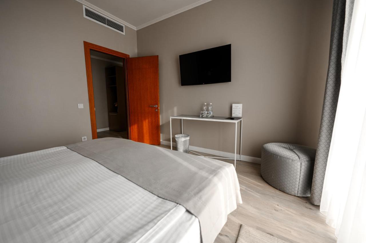Rivoli Hotel Чернивци Екстериор снимка