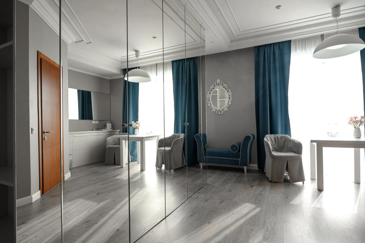 Rivoli Hotel Чернивци Екстериор снимка