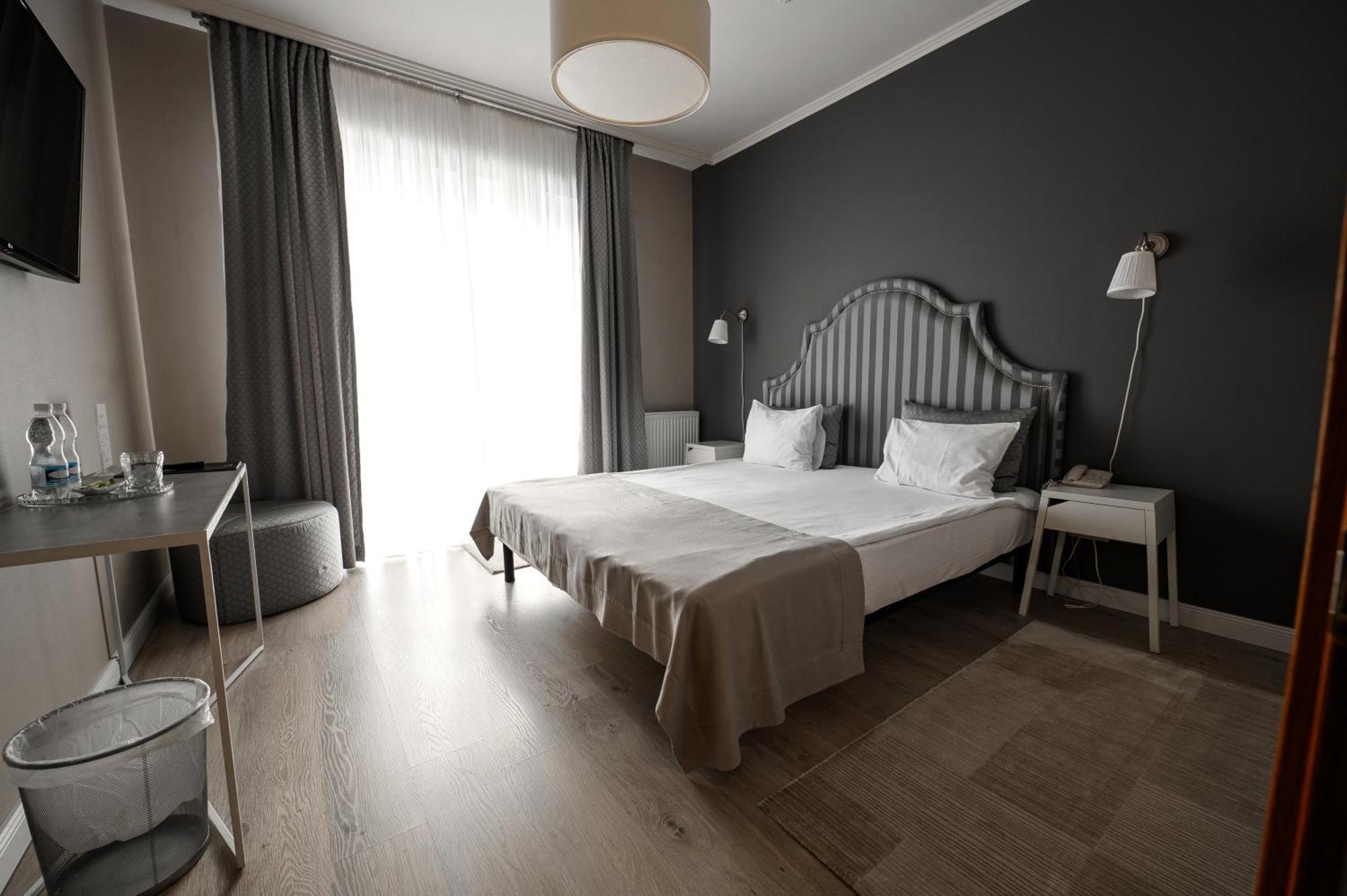 Rivoli Hotel Чернивци Екстериор снимка