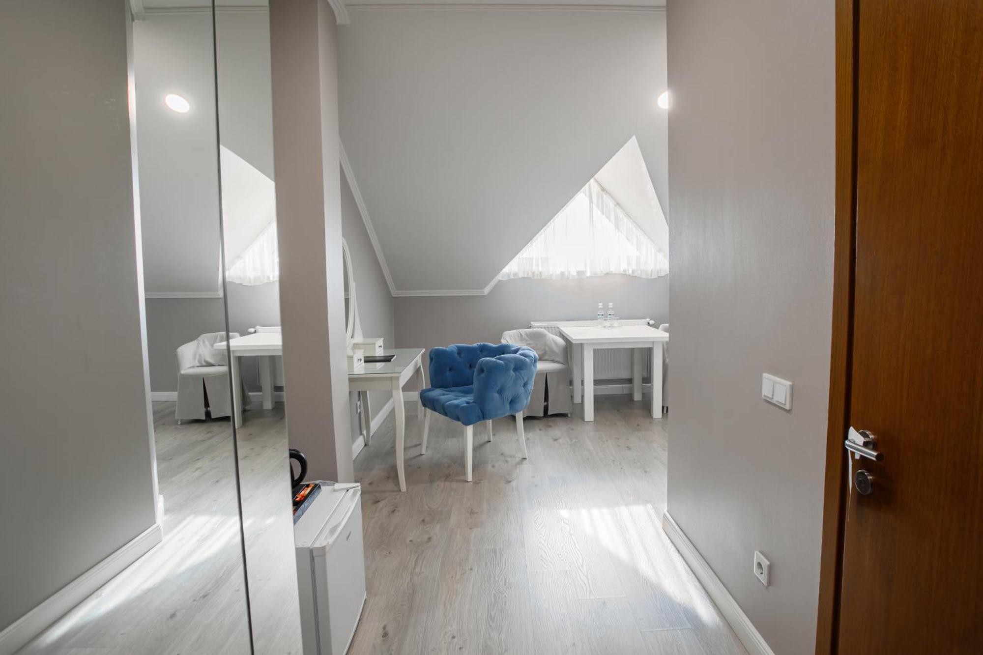 Rivoli Hotel Чернивци Екстериор снимка