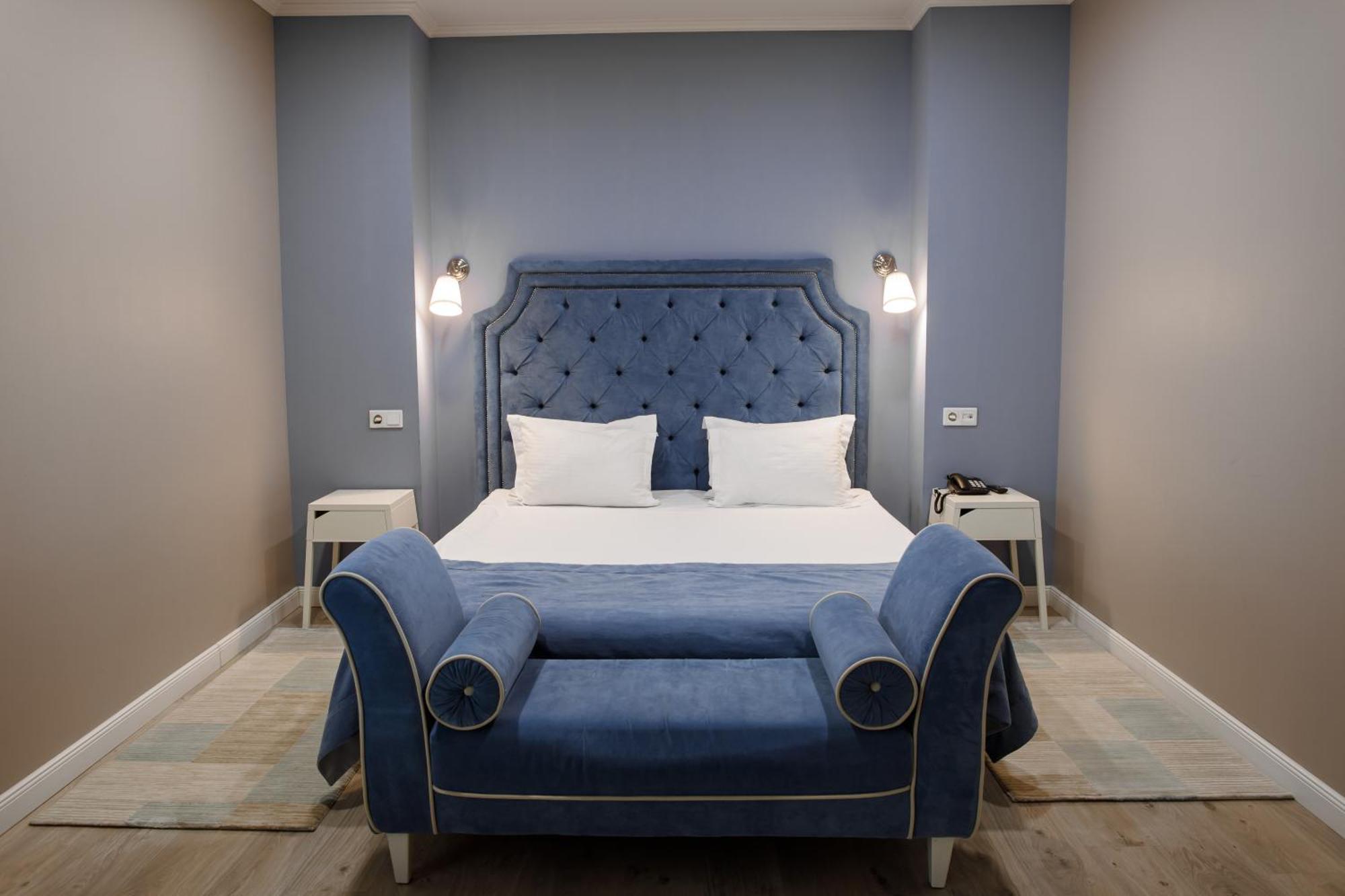 Rivoli Hotel Чернивци Екстериор снимка