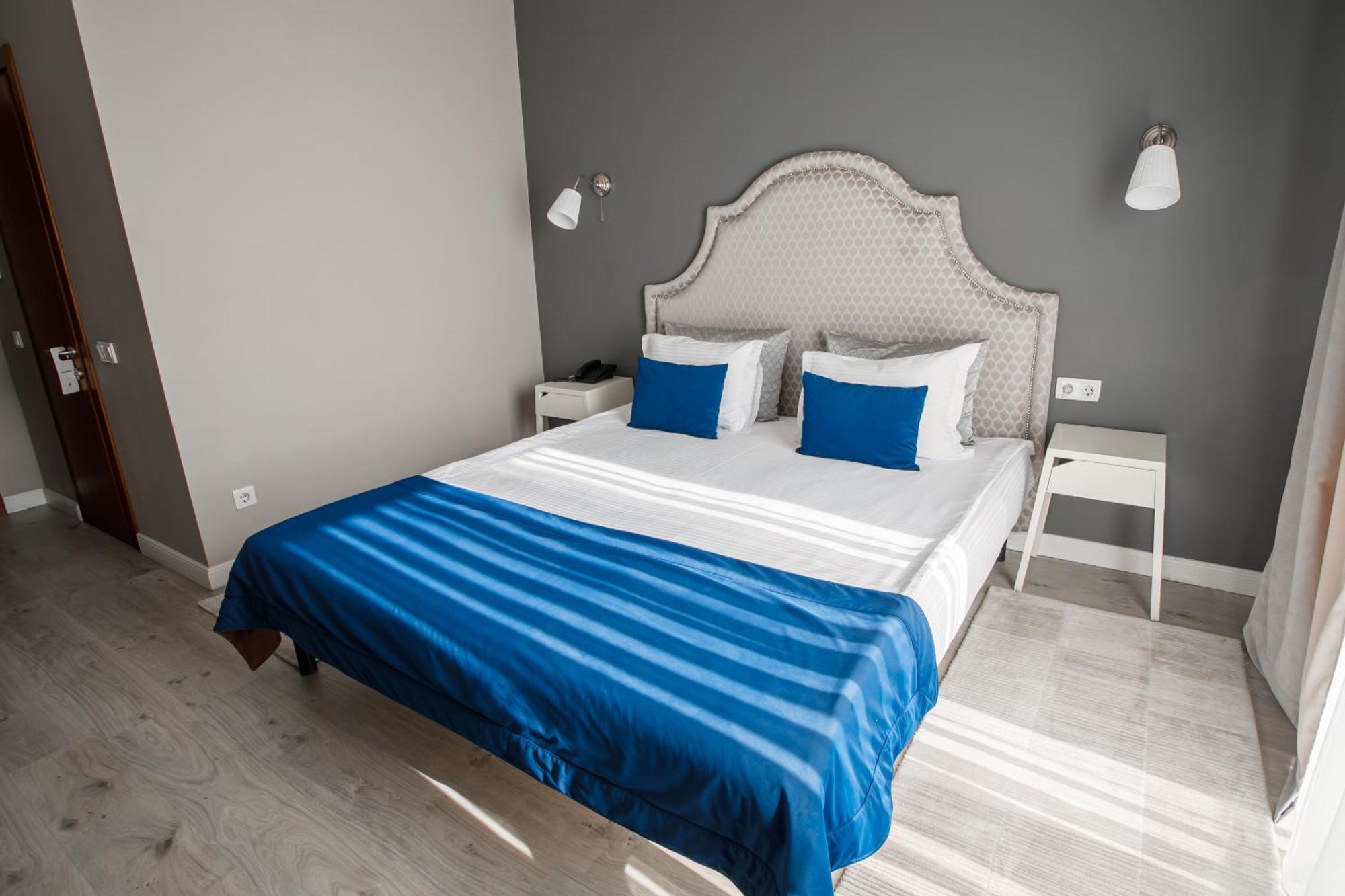 Rivoli Hotel Чернивци Екстериор снимка