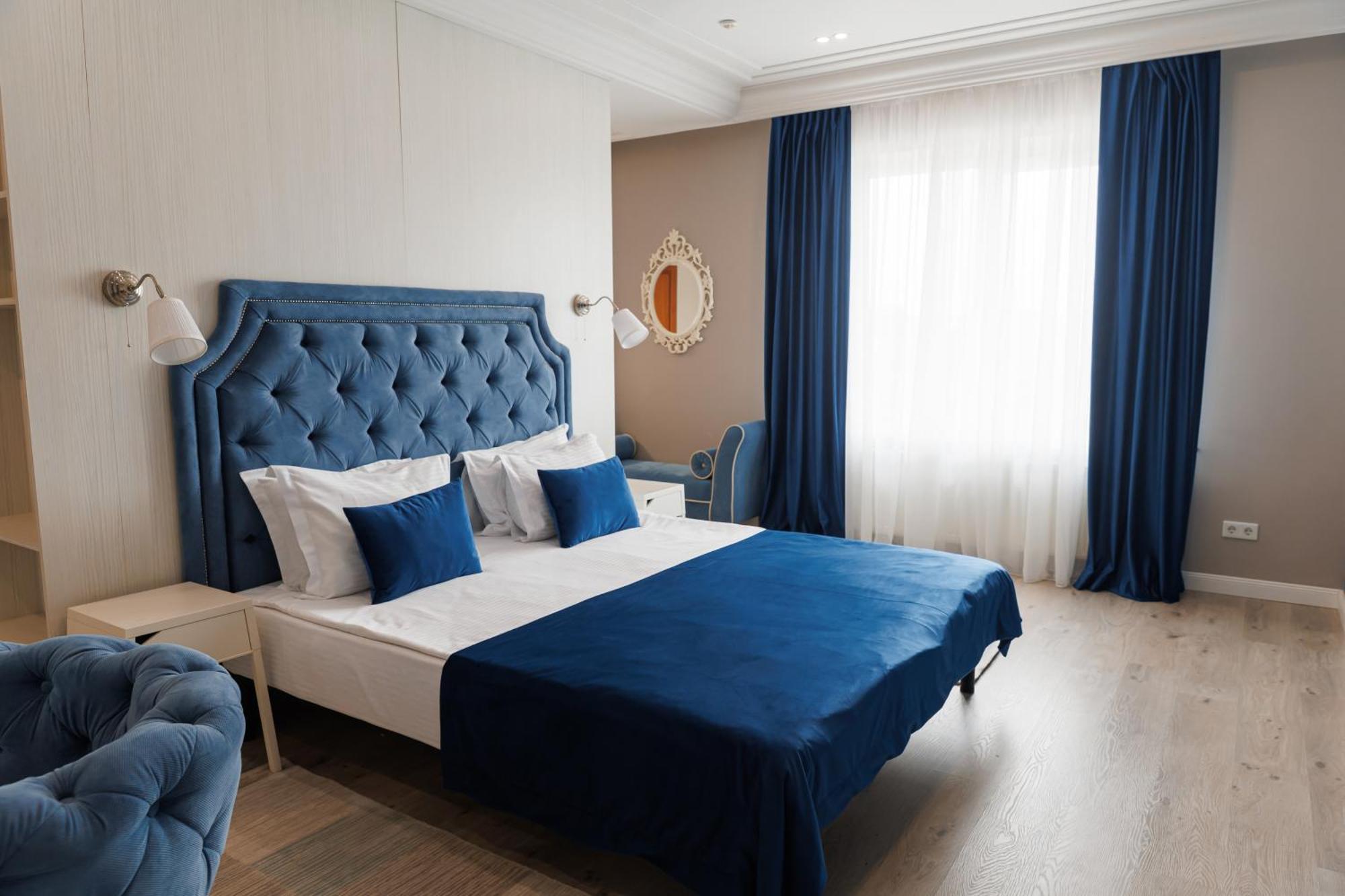 Rivoli Hotel Чернивци Екстериор снимка